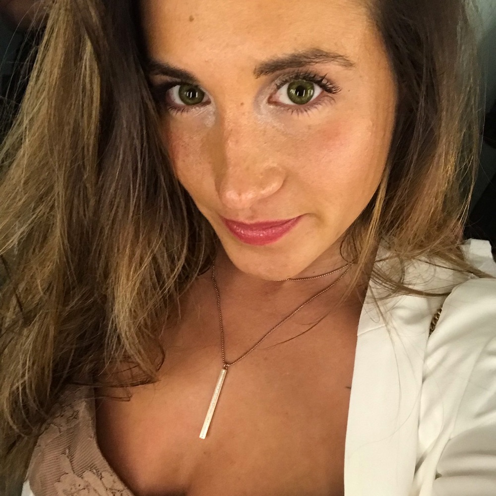Meet your Posher, Danielle
